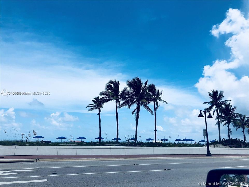 For Sale: $146,500 (1 beds, 1 baths, 341 Square Feet)