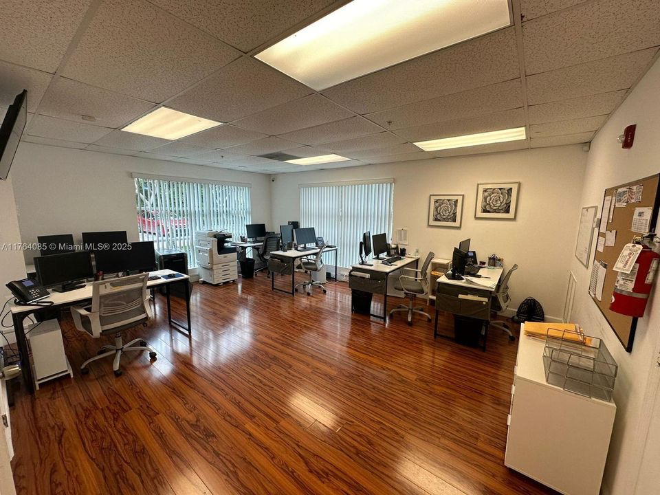 Open Office Space Downstairs - with 5 Desktops