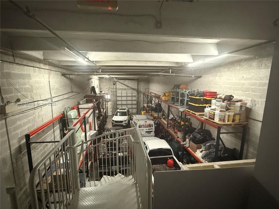 Storage 20 Feet High Ceiling