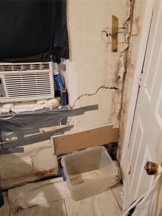 Recently Sold: $375,000 (3 beds, 1 baths, 1131 Square Feet)