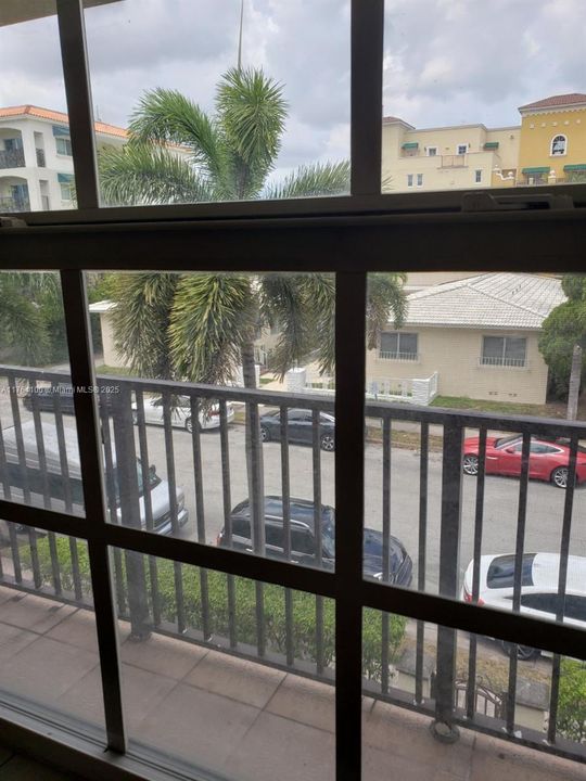 Recently Rented: $2,100 (2 beds, 1 baths, 625 Square Feet)