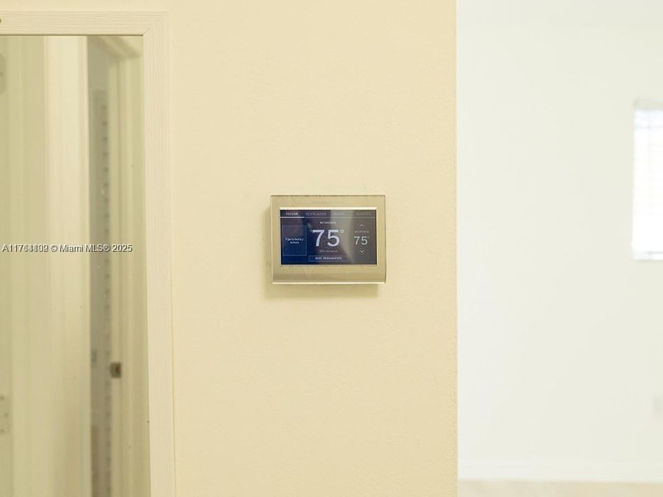 New digital thermostat