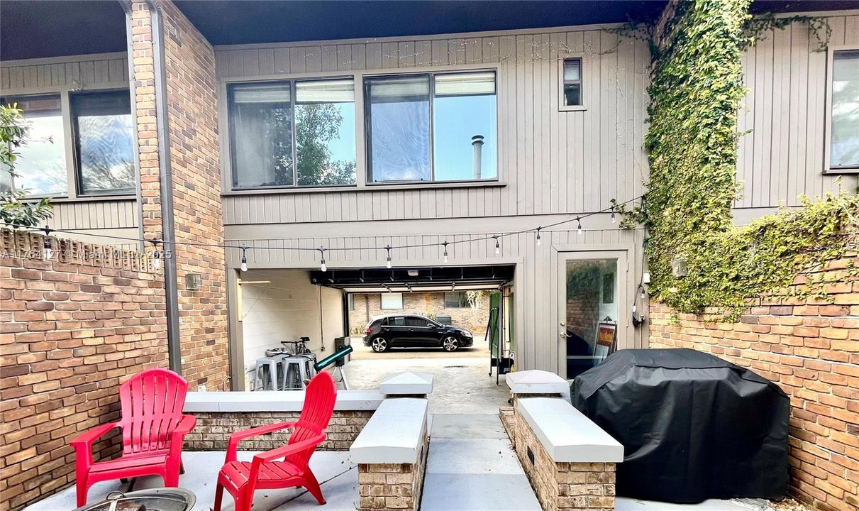 Courtyard area available only.