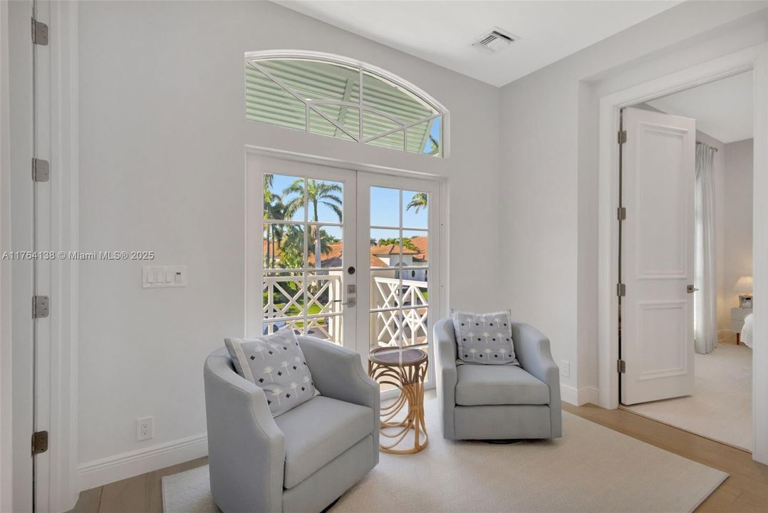 Recently Sold: $4,900,000 (5 beds, 5 baths, 4465 Square Feet)