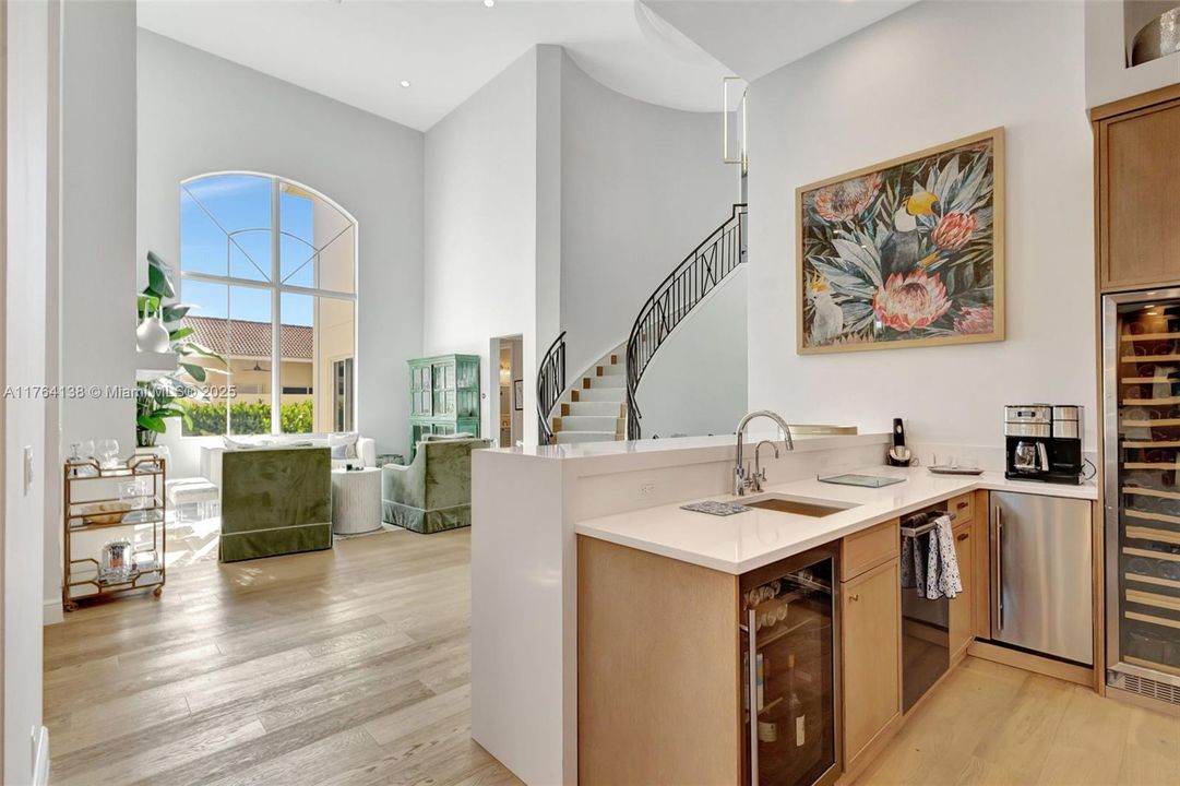Recently Sold: $4,900,000 (5 beds, 5 baths, 4465 Square Feet)