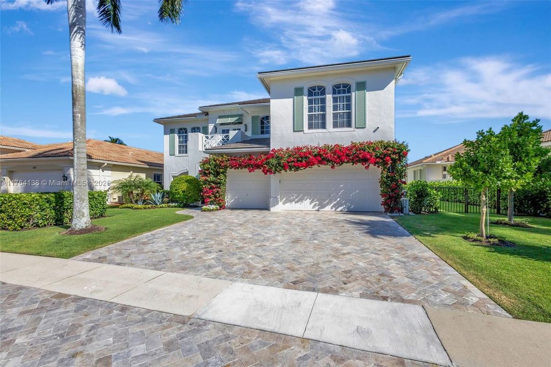 Recently Sold: $4,900,000 (5 beds, 5 baths, 4465 Square Feet)