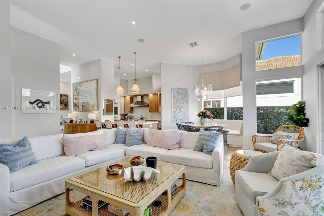 Recently Sold: $4,900,000 (5 beds, 5 baths, 4465 Square Feet)
