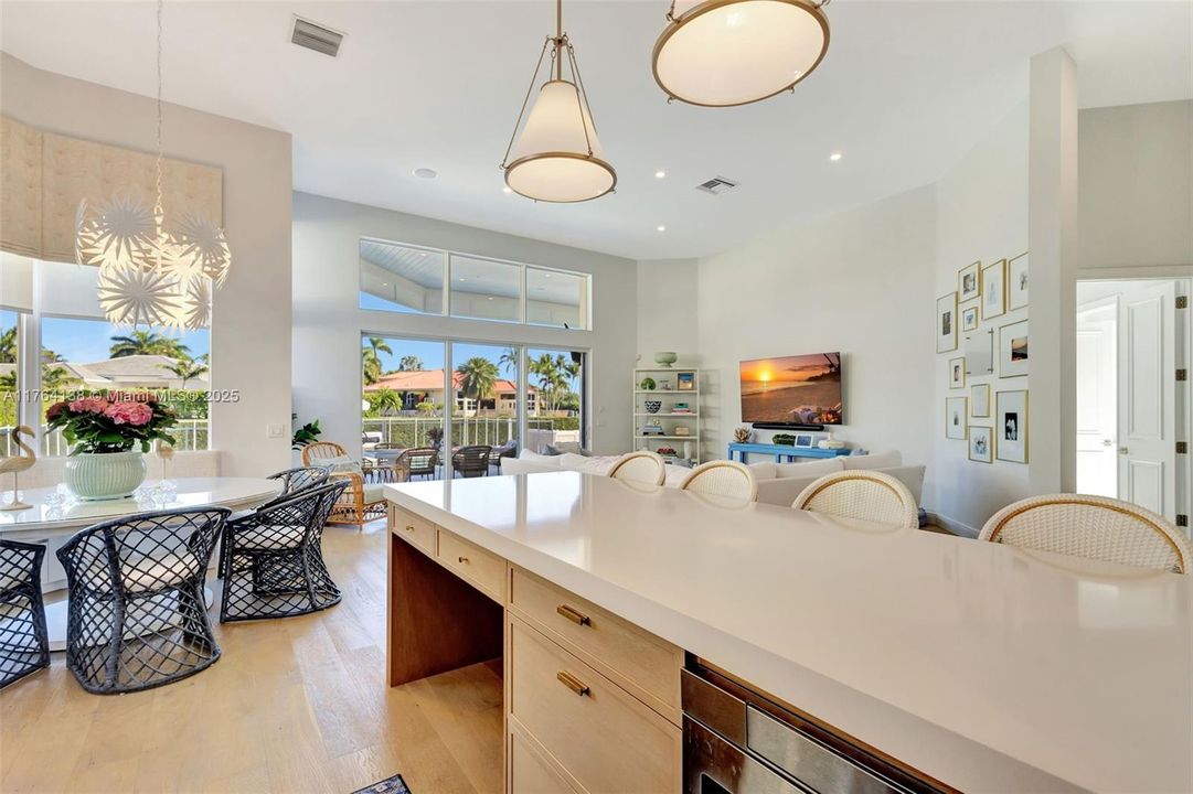 Recently Sold: $4,900,000 (5 beds, 5 baths, 4465 Square Feet)