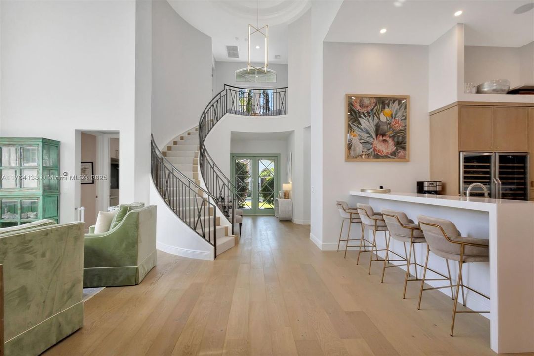 Recently Sold: $4,900,000 (5 beds, 5 baths, 4465 Square Feet)