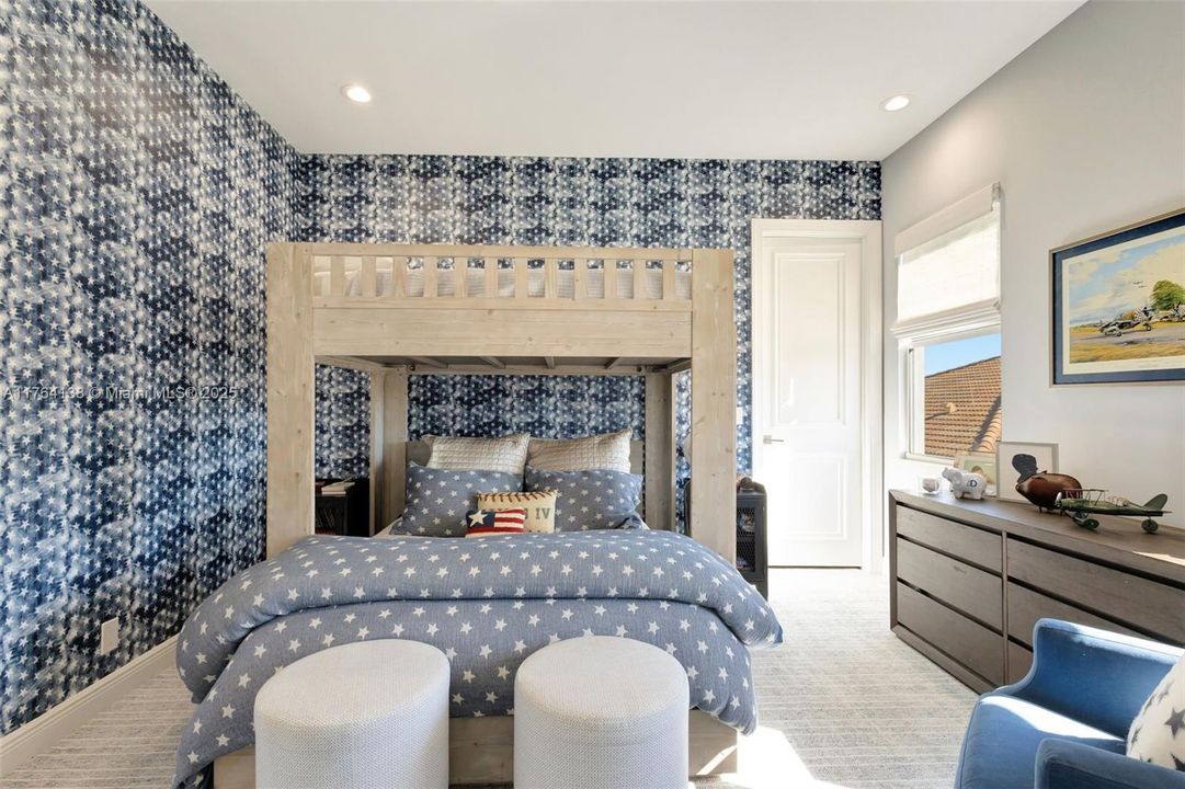 Recently Sold: $4,900,000 (5 beds, 5 baths, 4465 Square Feet)