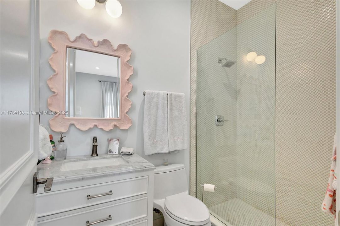 Recently Sold: $4,900,000 (5 beds, 5 baths, 4465 Square Feet)