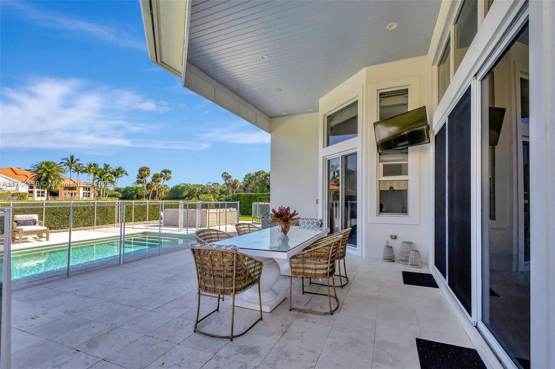Recently Sold: $4,900,000 (5 beds, 5 baths, 4465 Square Feet)