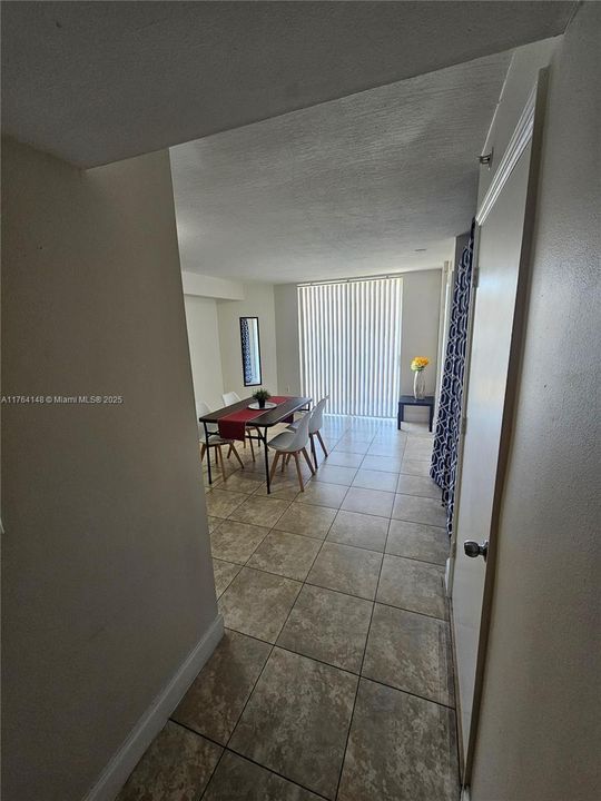 Recently Sold: $239,000 (1 beds, 1 baths, 635 Square Feet)