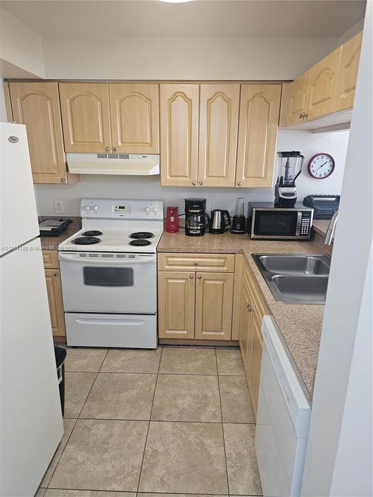 Recently Sold: $239,000 (1 beds, 1 baths, 635 Square Feet)