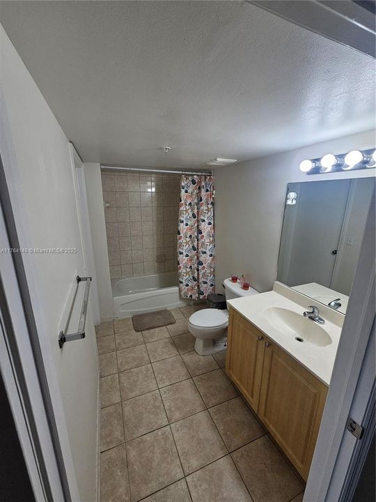 Recently Sold: $239,000 (1 beds, 1 baths, 635 Square Feet)