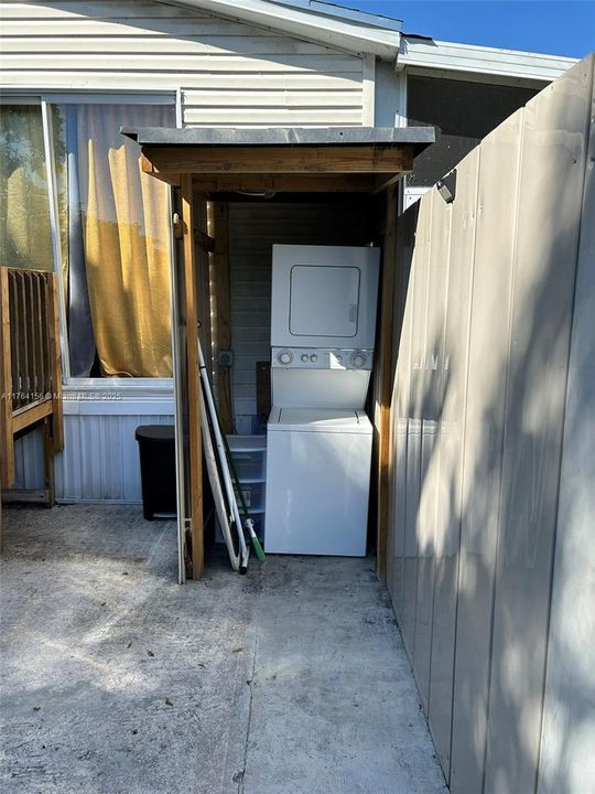 最近租的: $1,280 (0 贝兹, 1 浴室, 300 平方英尺)