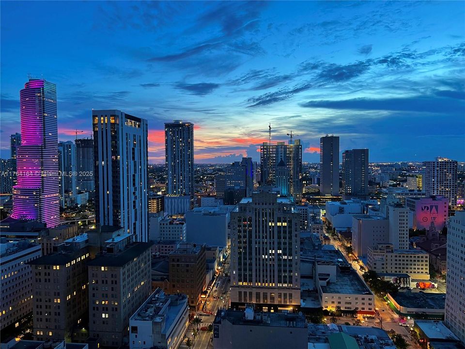 En Venta: $299,000 (0 camas, 1 baños, 567 Pies cuadrados)