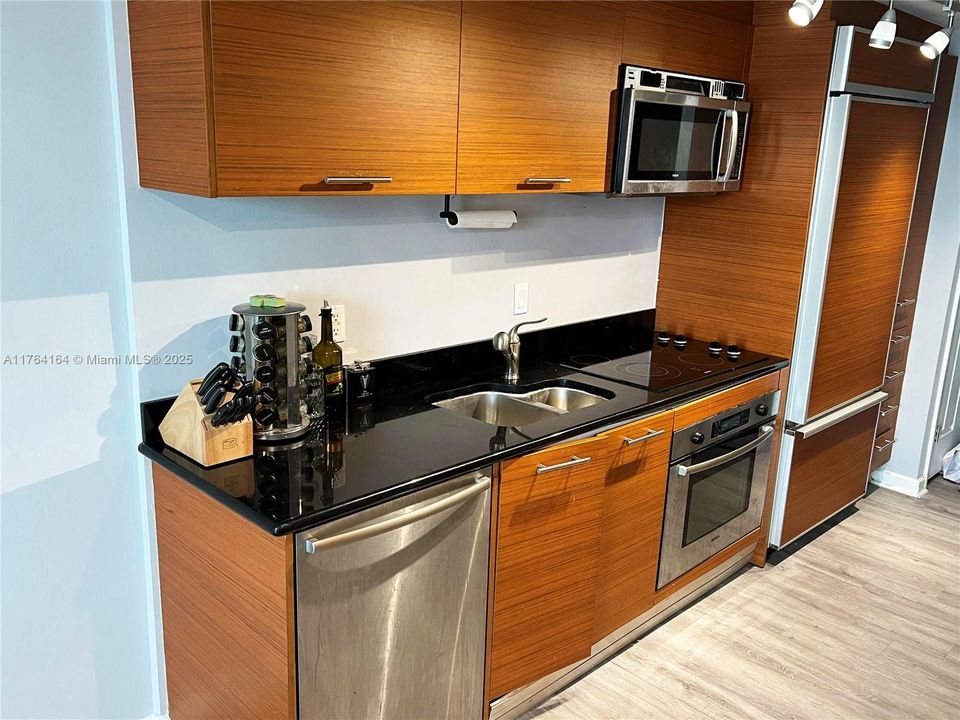 En Venta: $299,000 (0 camas, 1 baños, 567 Pies cuadrados)