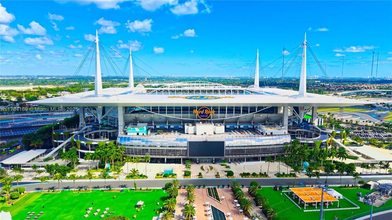 最近售出: $475,000 (4 贝兹, 1 浴室, 1096 平方英尺)