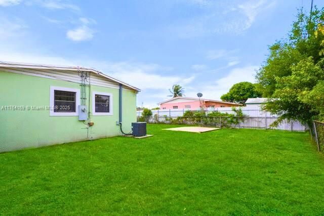 最近售出: $475,000 (4 贝兹, 1 浴室, 1096 平方英尺)