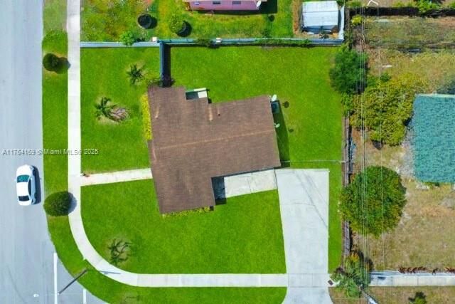 最近售出: $475,000 (4 贝兹, 1 浴室, 1096 平方英尺)