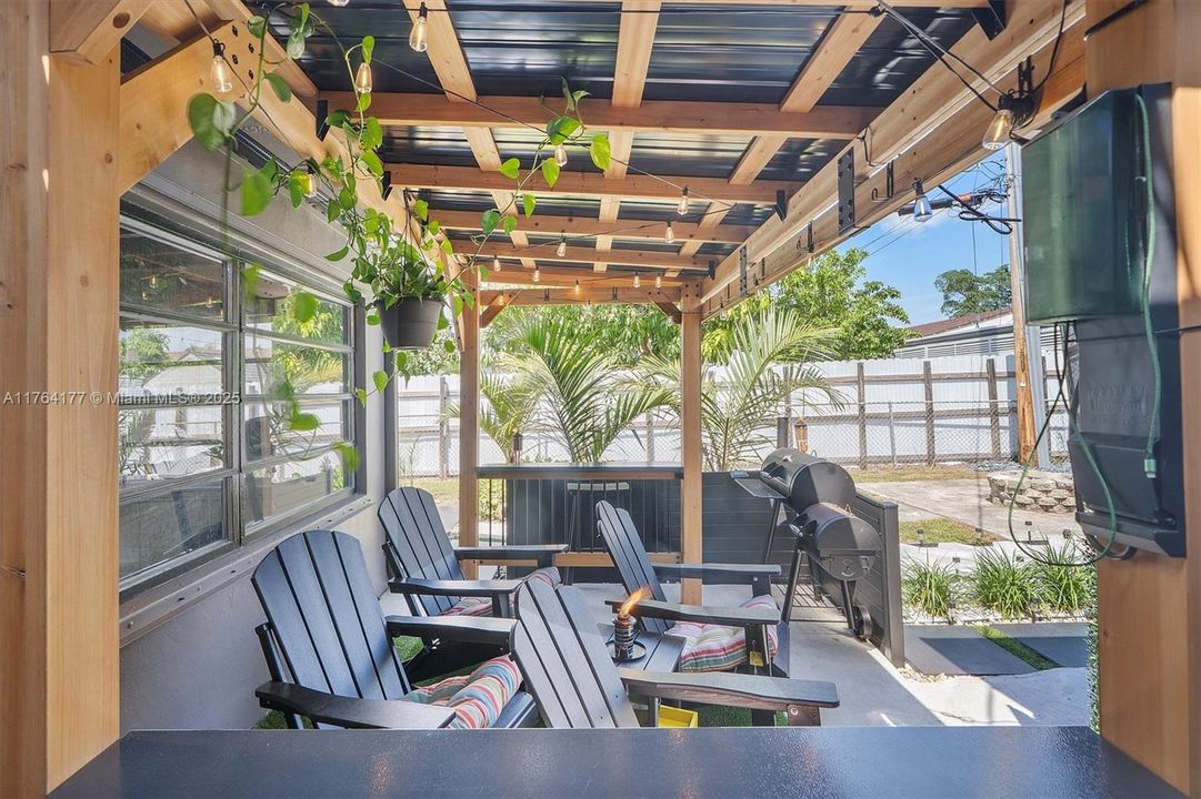 Recently Sold: $510,000 (3 beds, 1 baths, 1279 Square Feet)