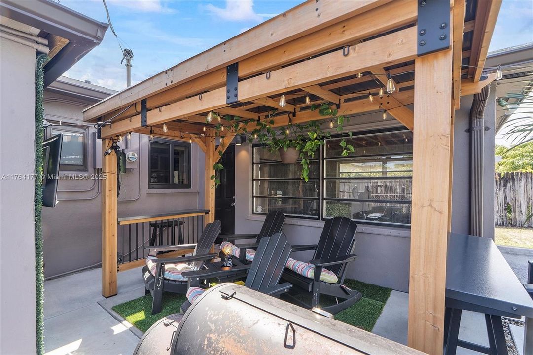 Recently Sold: $510,000 (3 beds, 1 baths, 1279 Square Feet)