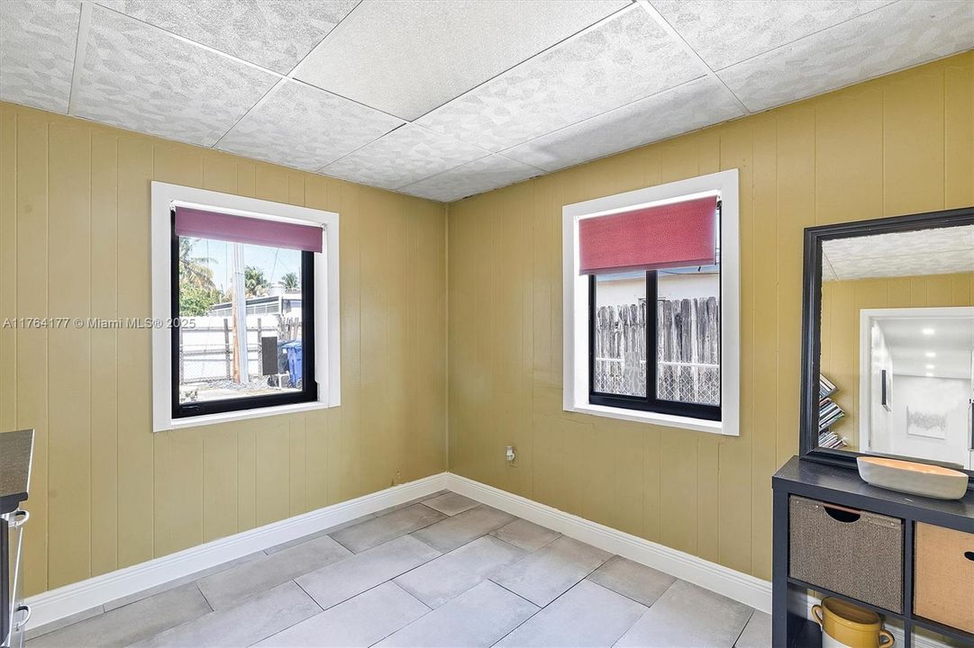 Recently Sold: $510,000 (3 beds, 1 baths, 1279 Square Feet)