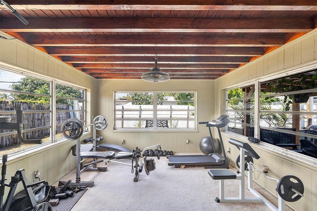 Recently Sold: $510,000 (3 beds, 1 baths, 1279 Square Feet)