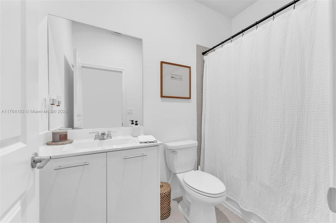 Recently Rented: $3,300 (3 beds, 2 baths, 0 Square Feet)