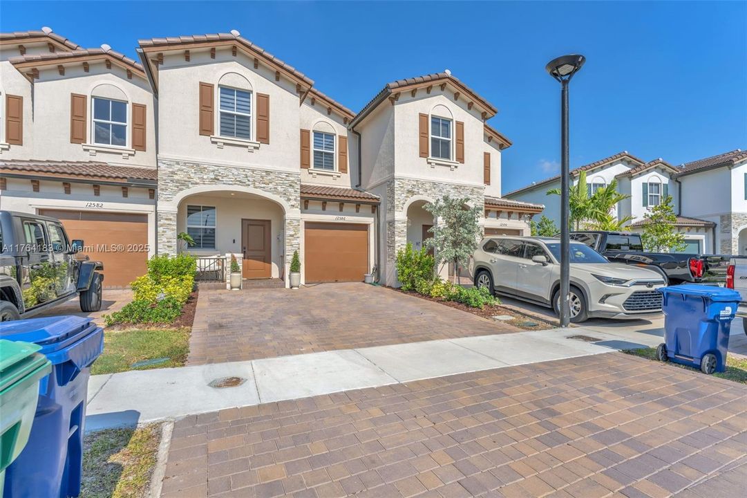 Recently Rented: $3,300 (3 beds, 2 baths, 0 Square Feet)