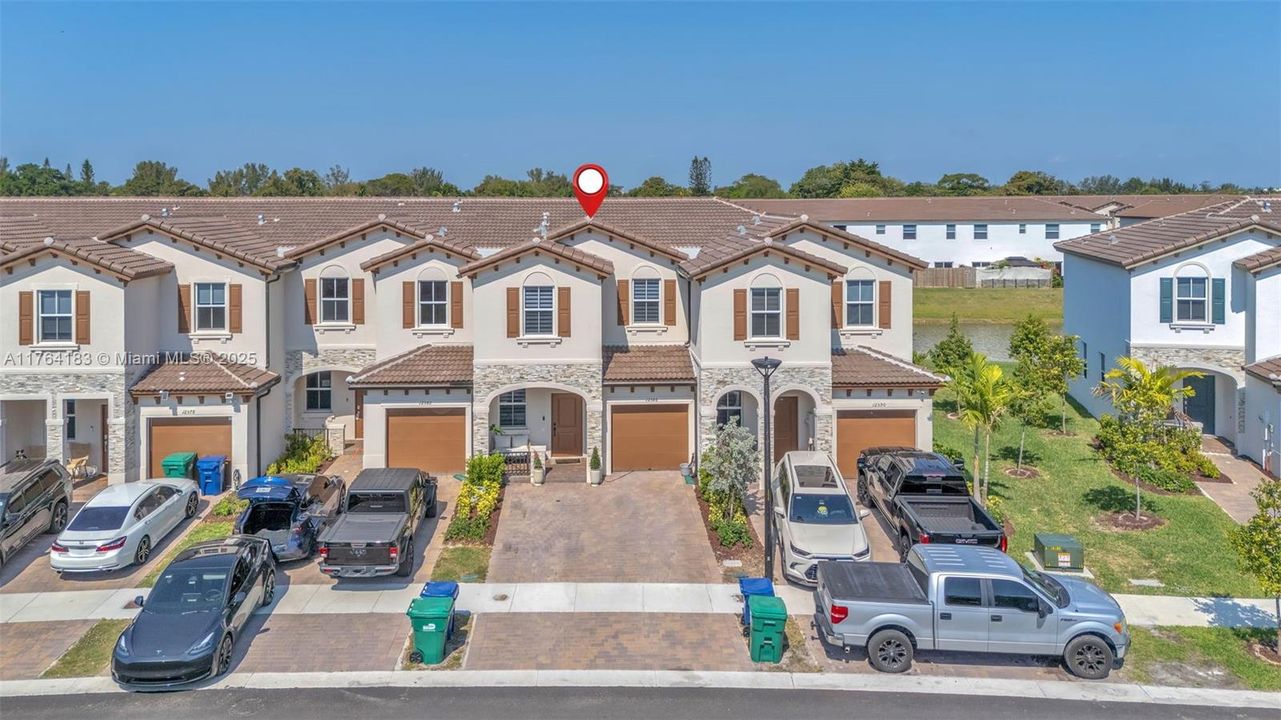 Recently Rented: $3,300 (3 beds, 2 baths, 0 Square Feet)