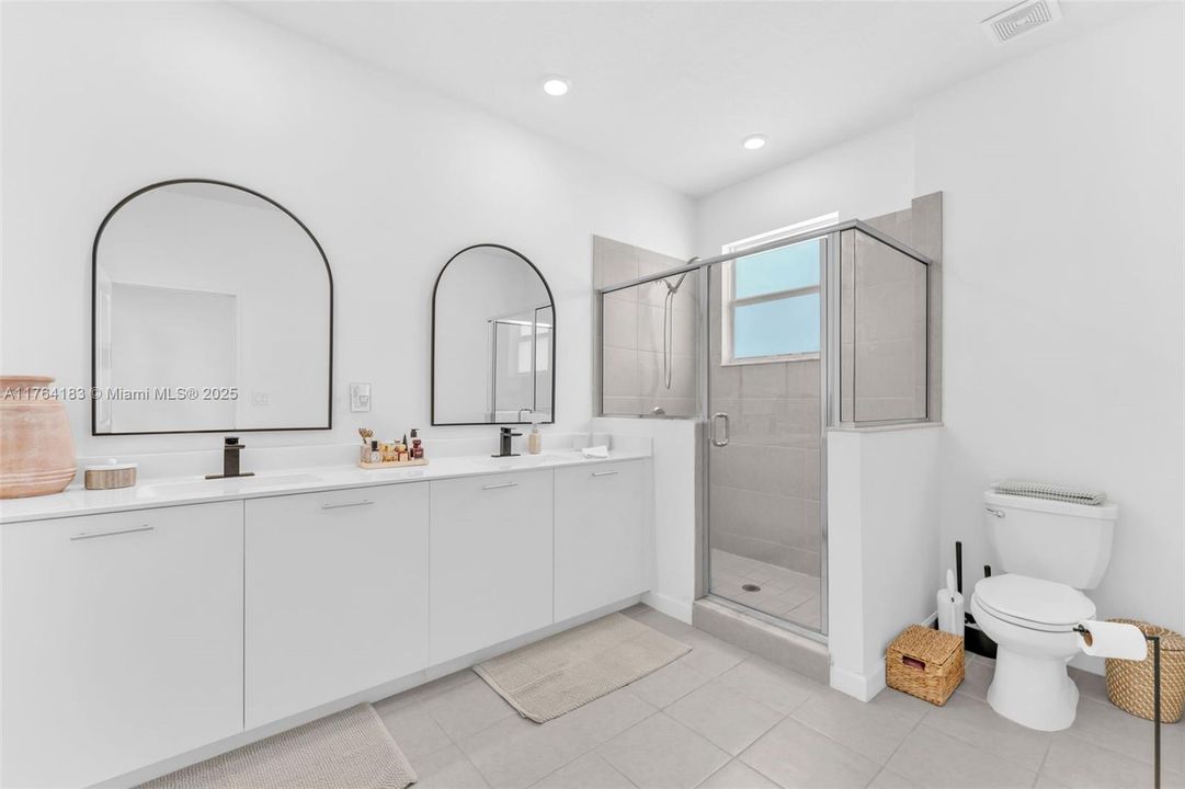 Recently Rented: $3,300 (3 beds, 2 baths, 0 Square Feet)