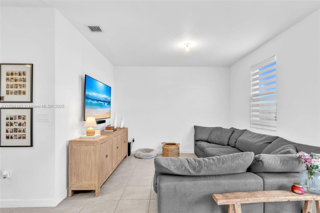 Recently Rented: $3,300 (3 beds, 2 baths, 0 Square Feet)