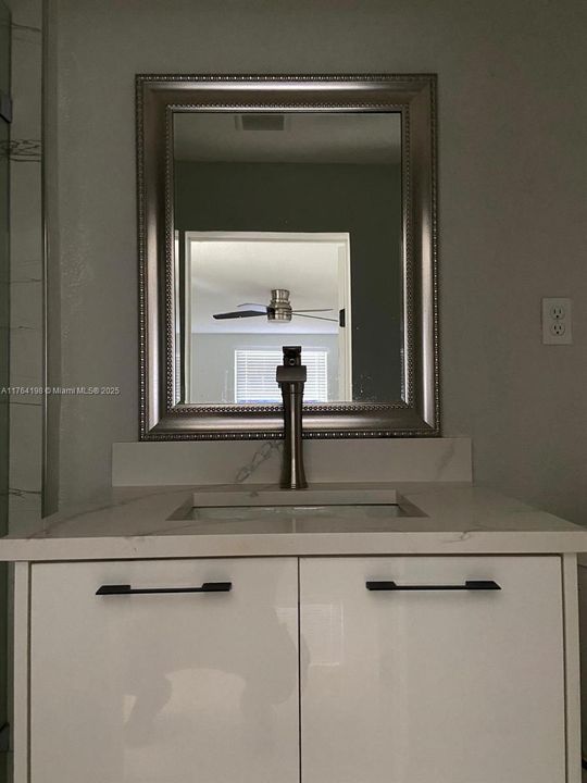 Recently Sold: $450,000 (3 beds, 2 baths, 997 Square Feet)