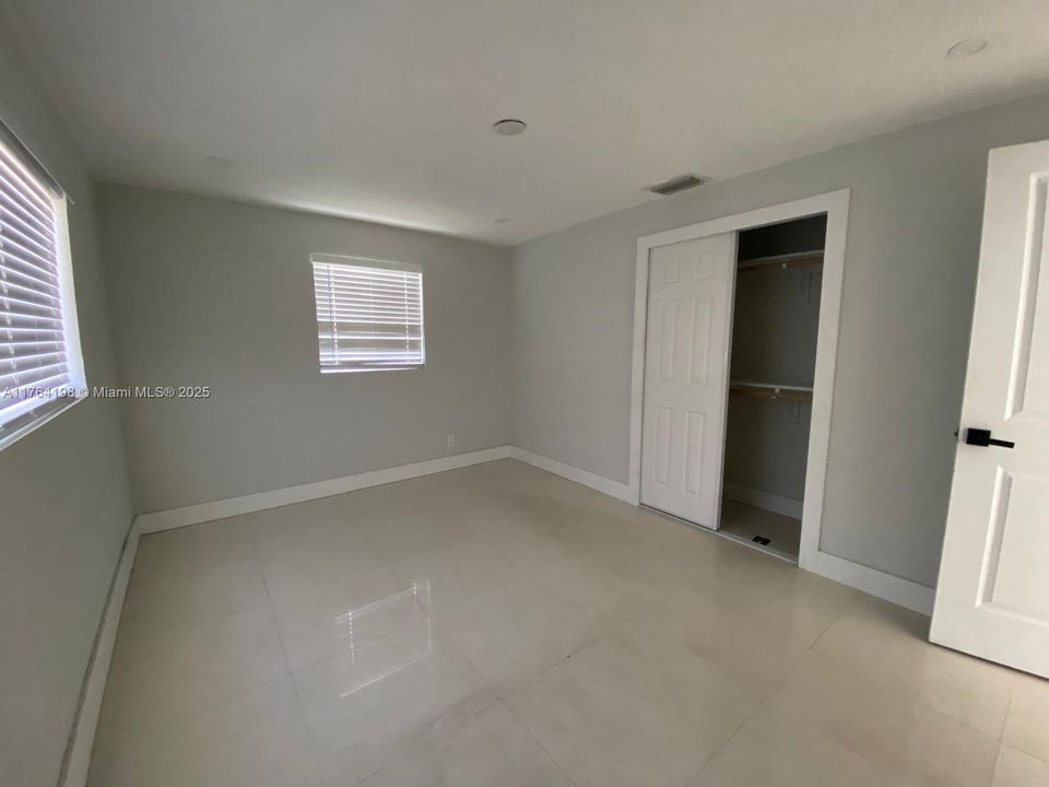 Recently Sold: $450,000 (3 beds, 2 baths, 997 Square Feet)