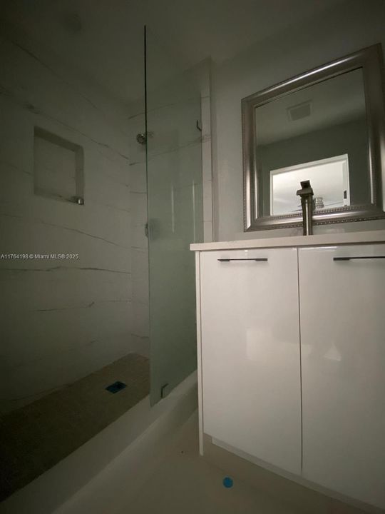 Recently Sold: $450,000 (3 beds, 2 baths, 997 Square Feet)