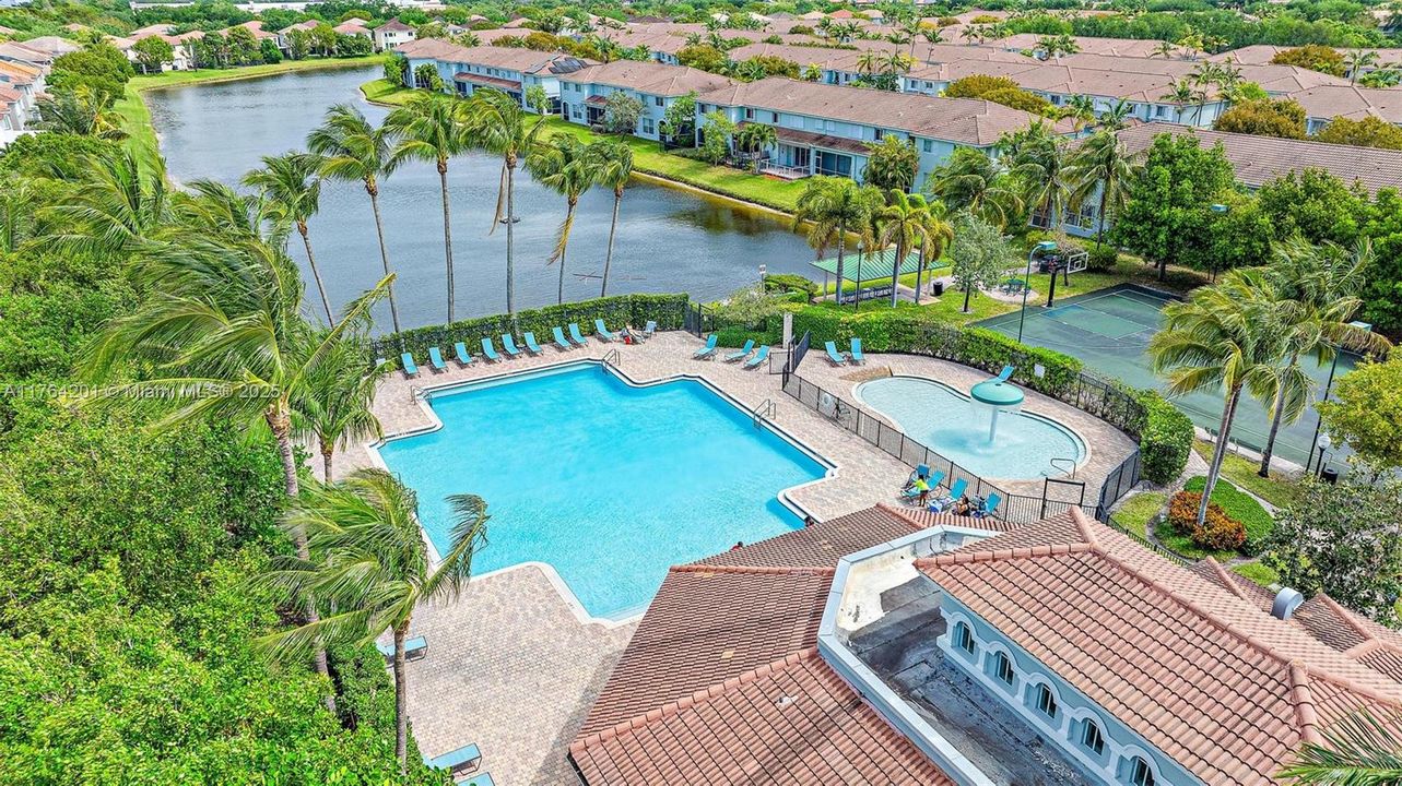 Loads of amenities in Community! Kids Play Park and splash pad, heated pool, picnic areas, basketball and tennis courts. Clubhouse has bathrooms and gym room.