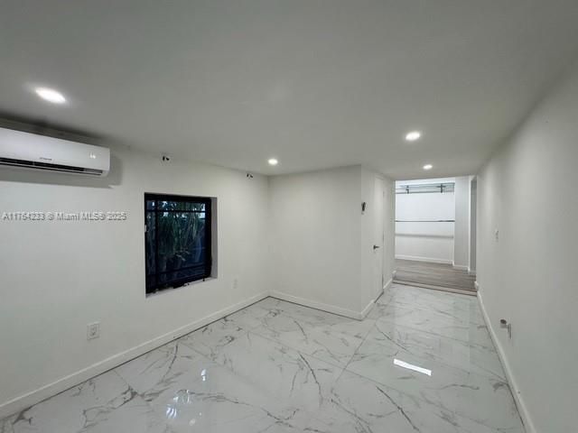 最近售出: $799,000 (4 贝兹, 3 浴室, 816 平方英尺)