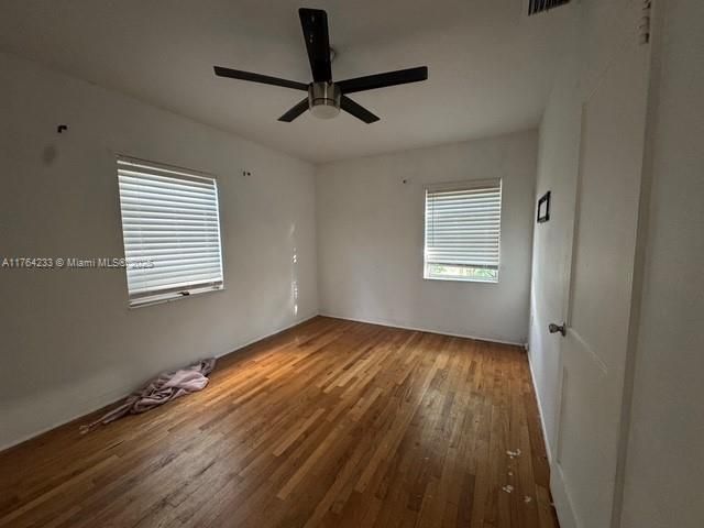 最近售出: $799,000 (4 贝兹, 3 浴室, 816 平方英尺)