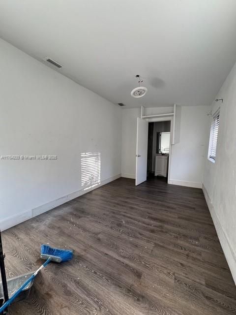 最近售出: $799,000 (4 贝兹, 3 浴室, 816 平方英尺)