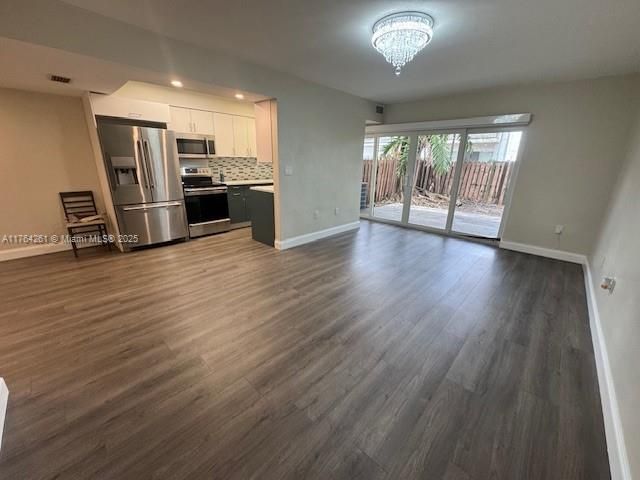 Recently Rented: $3,000 (2 beds, 2 baths, 1452 Square Feet)