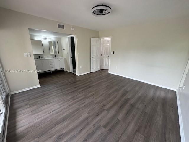 Recently Rented: $3,000 (2 beds, 2 baths, 1452 Square Feet)