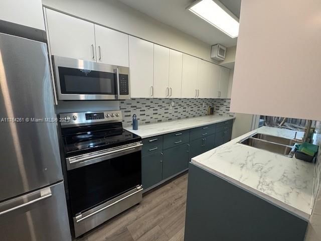 Recently Rented: $3,000 (2 beds, 2 baths, 1452 Square Feet)