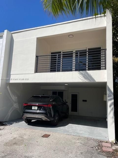 Recently Rented: $3,000 (2 beds, 2 baths, 1452 Square Feet)