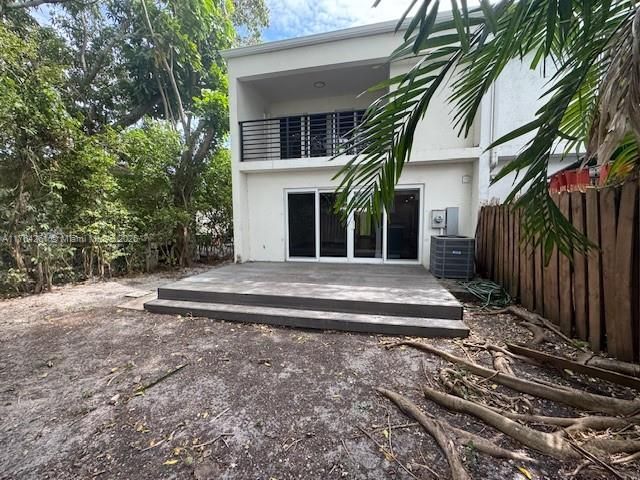 Recently Rented: $3,000 (2 beds, 2 baths, 1452 Square Feet)