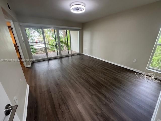 Recently Rented: $3,000 (2 beds, 2 baths, 1452 Square Feet)