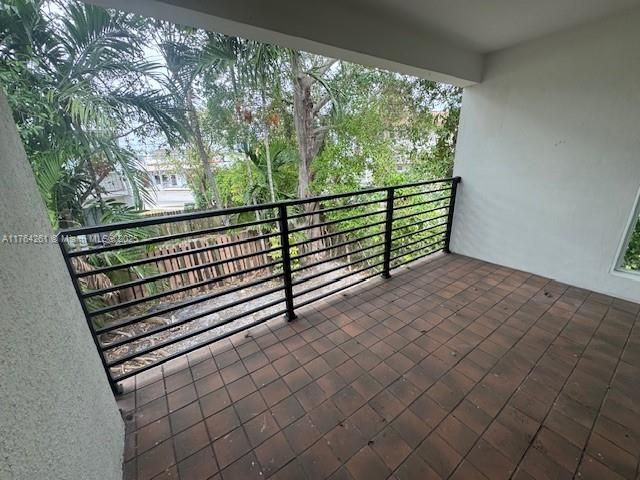 Recently Rented: $3,000 (2 beds, 2 baths, 1452 Square Feet)