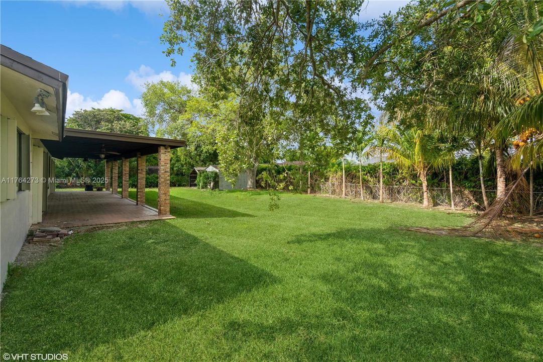 最近售出: $694,000 (4 贝兹, 2 浴室, 2160 平方英尺)