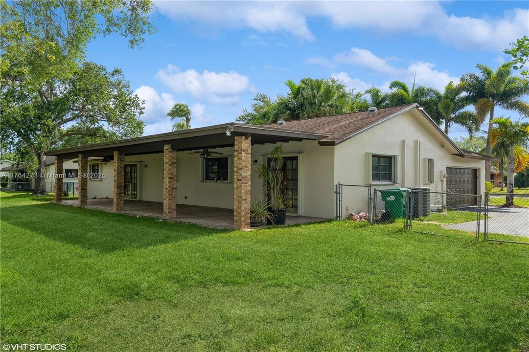 最近售出: $694,000 (4 贝兹, 2 浴室, 2160 平方英尺)